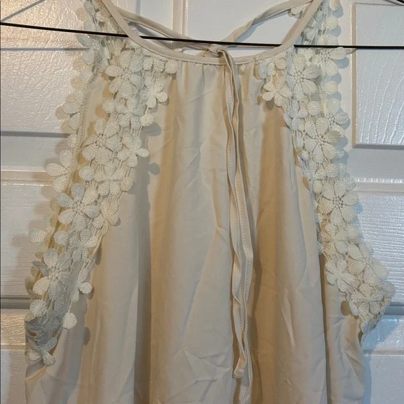 Elegant Cream Halter Dress - Picture 2 of 3